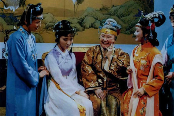 黛玉&林黛玉死后,为何贾宝玉会为她守墓到齿落舌钝?看林家出身多高贵