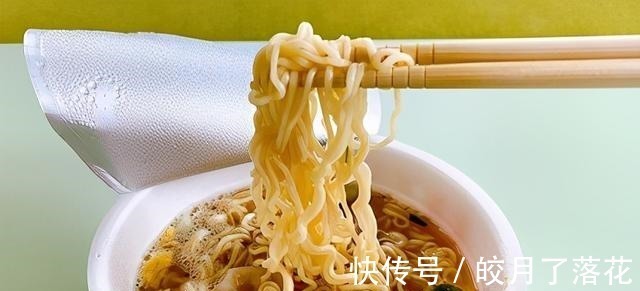 馄饨|《鬼灭之刃》与「出前一丁」联名推出13款角色包装泡面！