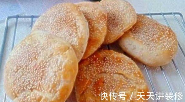 我妈|一斤面粉,二两芝麻,教你做芝麻烧饼,又香又酥脆,孩子超爱吃