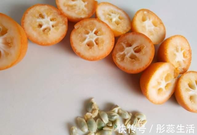 冬天，正大量上市的水果，我遇到从不手软，一煮一晒，随取随吃