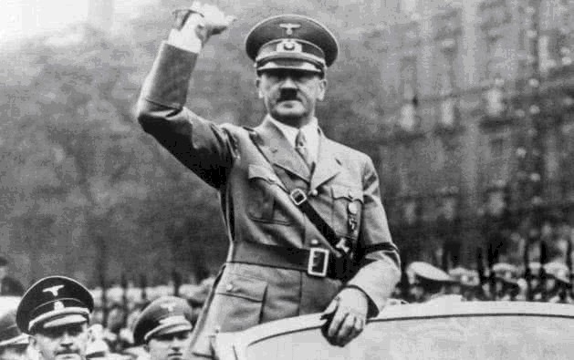 希特勒|希特勒最霸气的3句话,句句让士兵热血沸腾,最后一句最经典