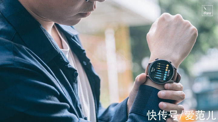 Amazfit 跃我 GTR 3 Pro 体验：两周一充，千元售价，还新增了血压筛查