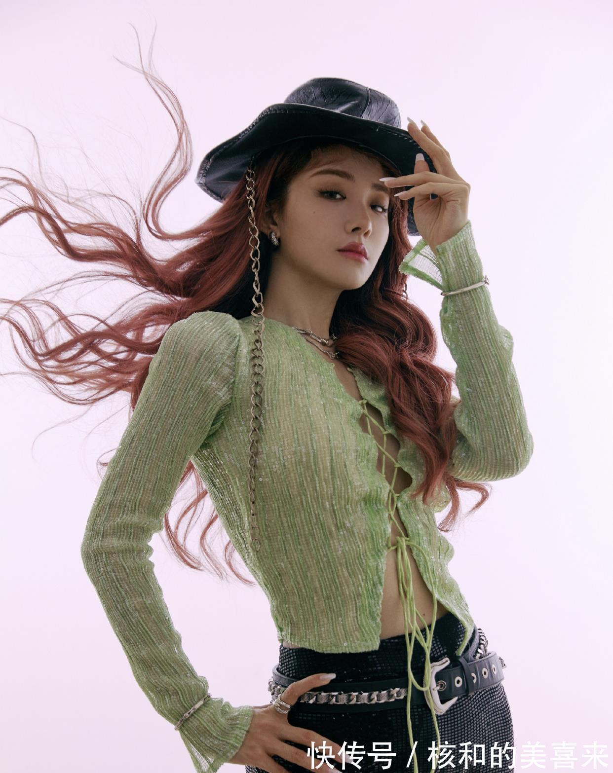 原来喻言也参加了《爆裂舞台》,而且前两轮内选都是第一名