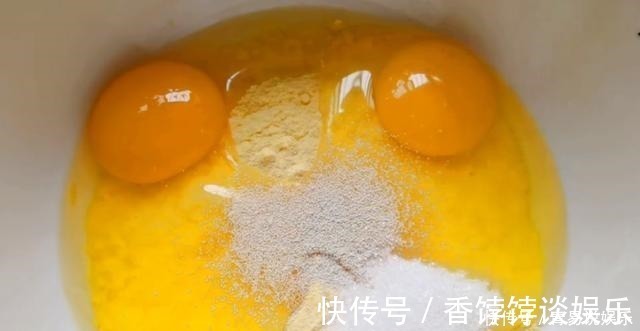 香甜|玉米面最解馋做法,就算胖成球,也能瘦成猴,香甜细腻,越嚼越香