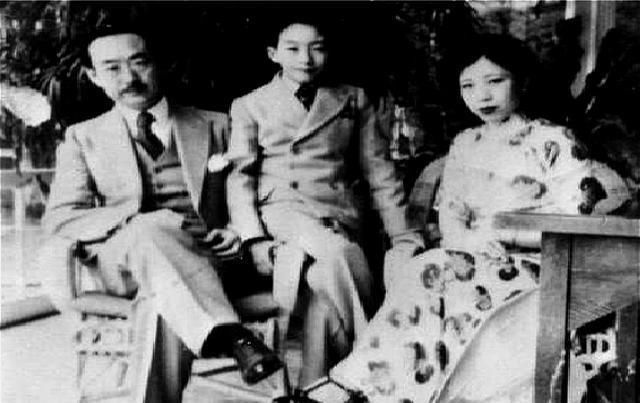 丈夫死前留下一藏宝箱,她用20年时间争得30亿,晚年捐24亿给国家