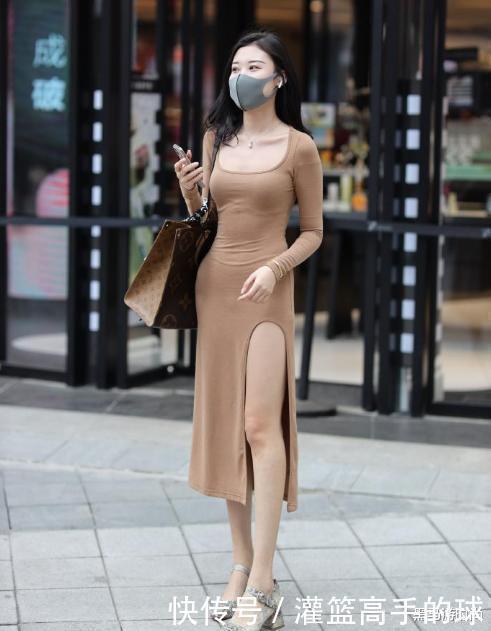 棕色|棕色开叉长裙搭配高跟鞋,优雅大方,高贵美丽