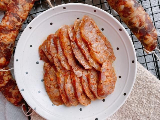  猪后腿肉|想吃川味香肠不用买了，配方和做法都告诉你，麻辣咸香，味道正宗