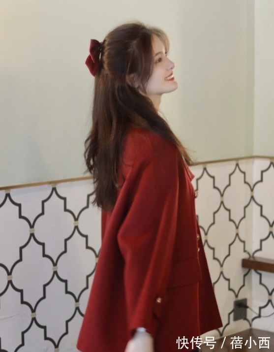 下半身|年末就要穿“红色大衣”,显白显气质,奔四的女人穿上年轻10岁!