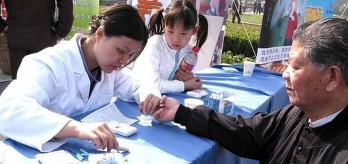 被称为“升糖王”的5类食物,管不住嘴的人,胰岛素可能也没用