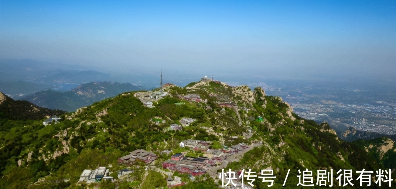 两个字!泰山石壁上的“虫二”,日本人百思不得其解,却让郭沫若一语道破