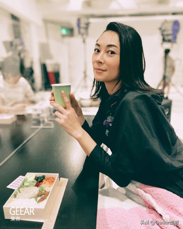 愛瑪仕|伊東美咲現(xiàn)身綜藝節(jié)目，她還是《電車男》的愛瑪仕小姐