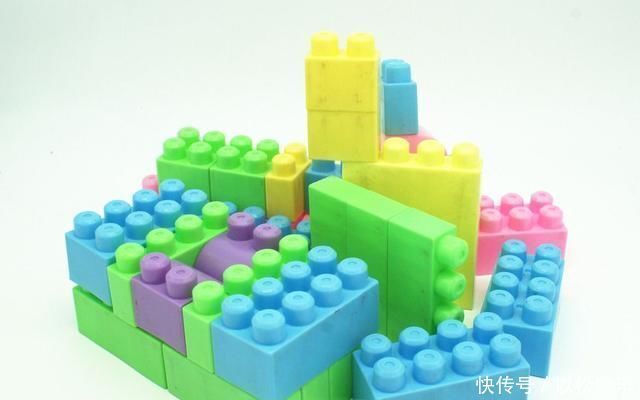 幼龄|若工资允许,建议给孩子买这5种玩具,不但戒了手机还越玩越聪明