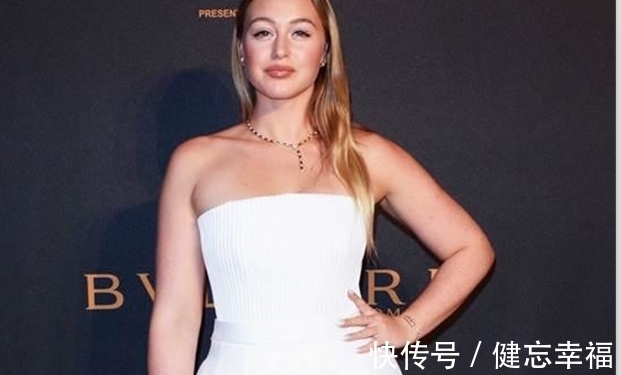 曲线|300斤胖妞健身一年暴瘦100斤，丰腴曲线完美吸睛，终圆大码模特梦