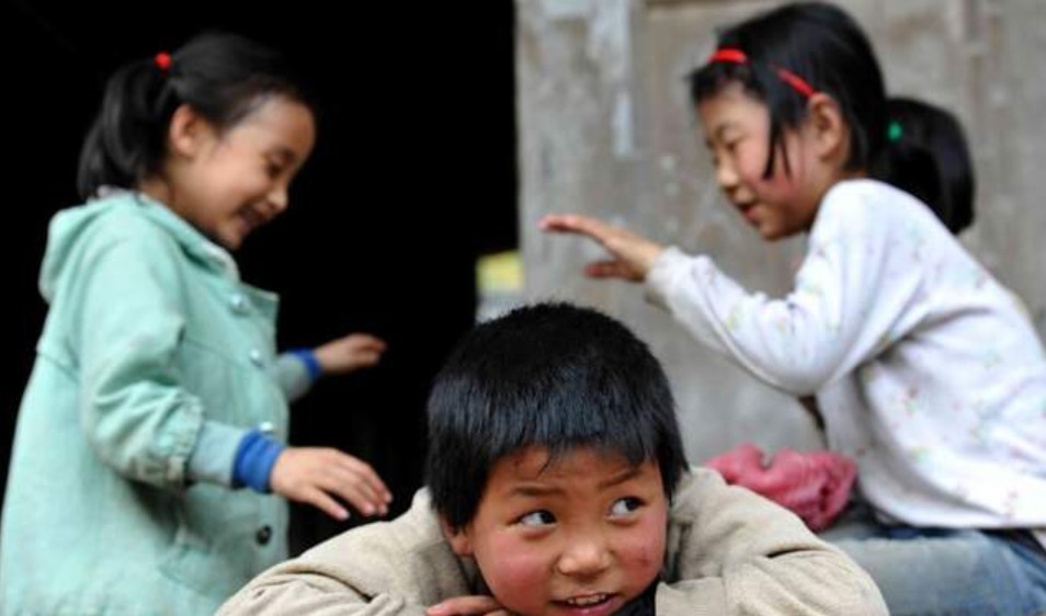 好好学习|最糟糕的父母,总是从小告诉孩子家里穷,让娃自卑一生难治愈