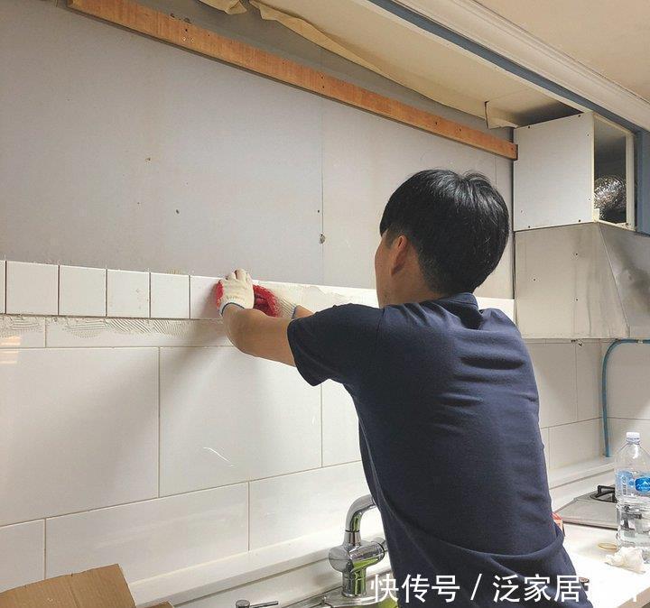 加高|厨房学韩国人,灶台加高10公分,瞬间把台面调料收得一干二净!