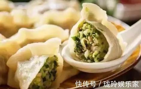 你做的饺子馅又干又柴避开2个误区,饺子立刻好吃到爆