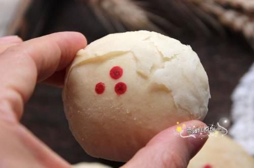 这小点香甜好吃，一咬酥的掉渣，出炉连吃4个，直接停不住嘴