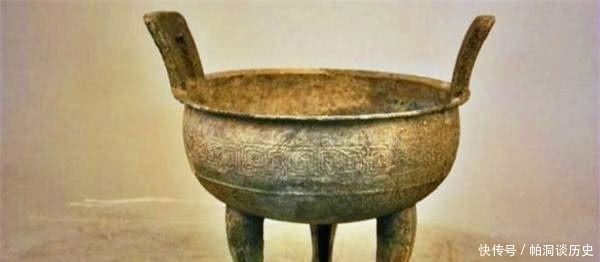 农民挖出国宝不识货,当废金属熔掉,剩一件被专家发现,奖励30元