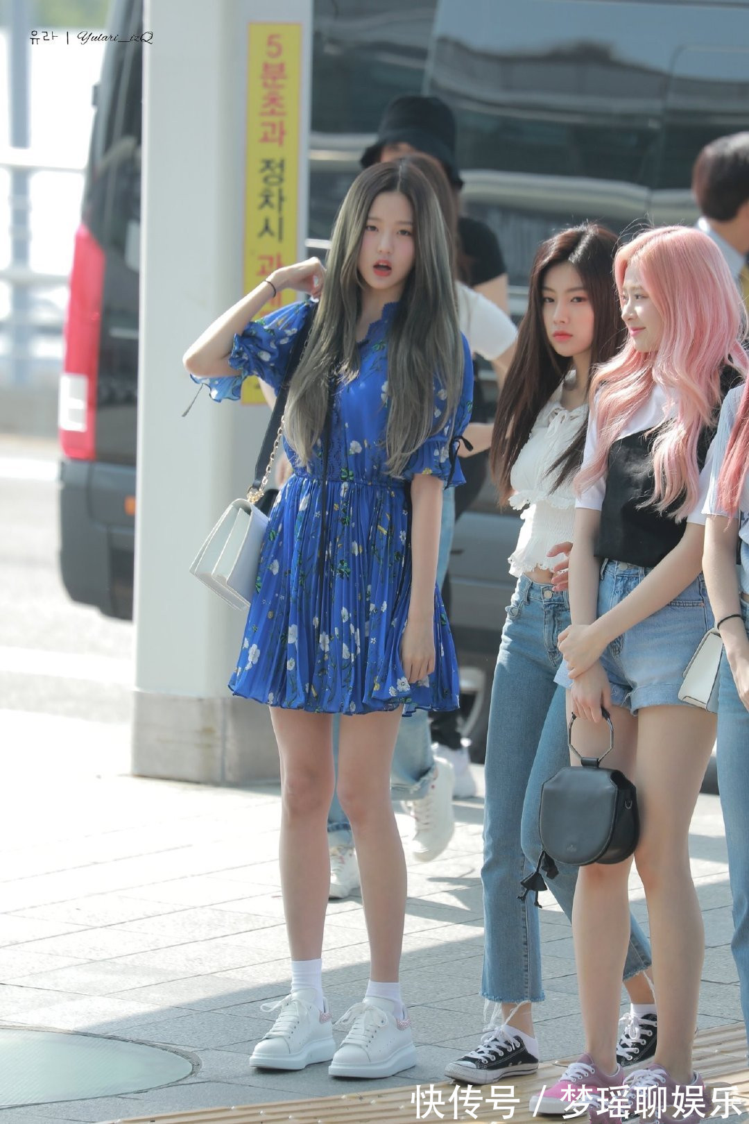 快乐女生|张元英才是真正的南韩腿精,穿包臀牛仔裤秀漫画腿,哪里像15岁