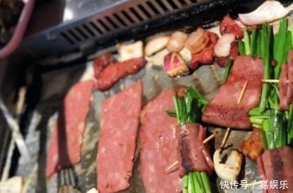 自助餐内部员工从来不吃烤肉，不是老板嫌贵不让吃，而是这个原因