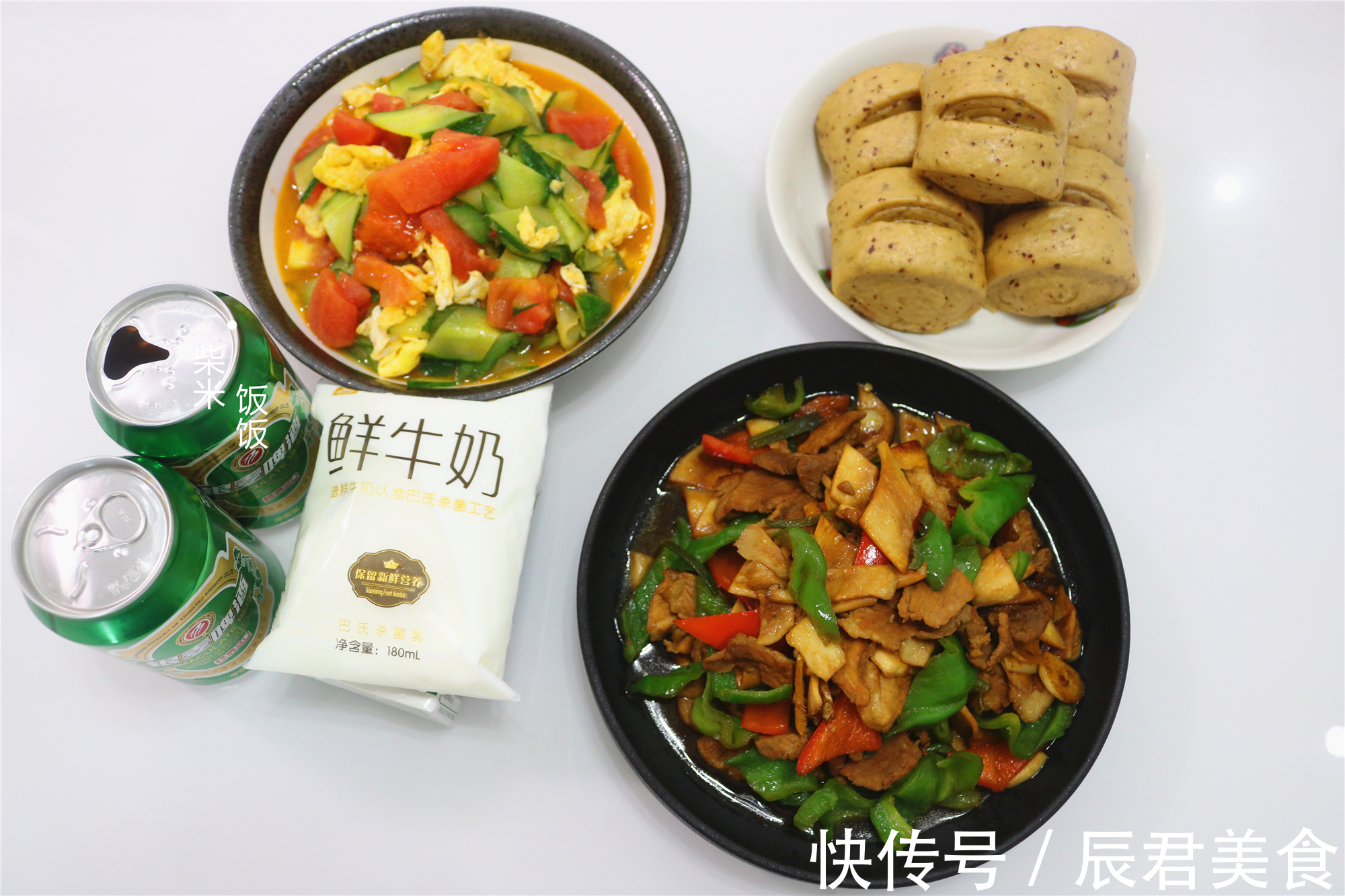 黄瓜|上班族的晚餐,就挑简单的做,2个菜配牛奶啤酒,3个人吃得香