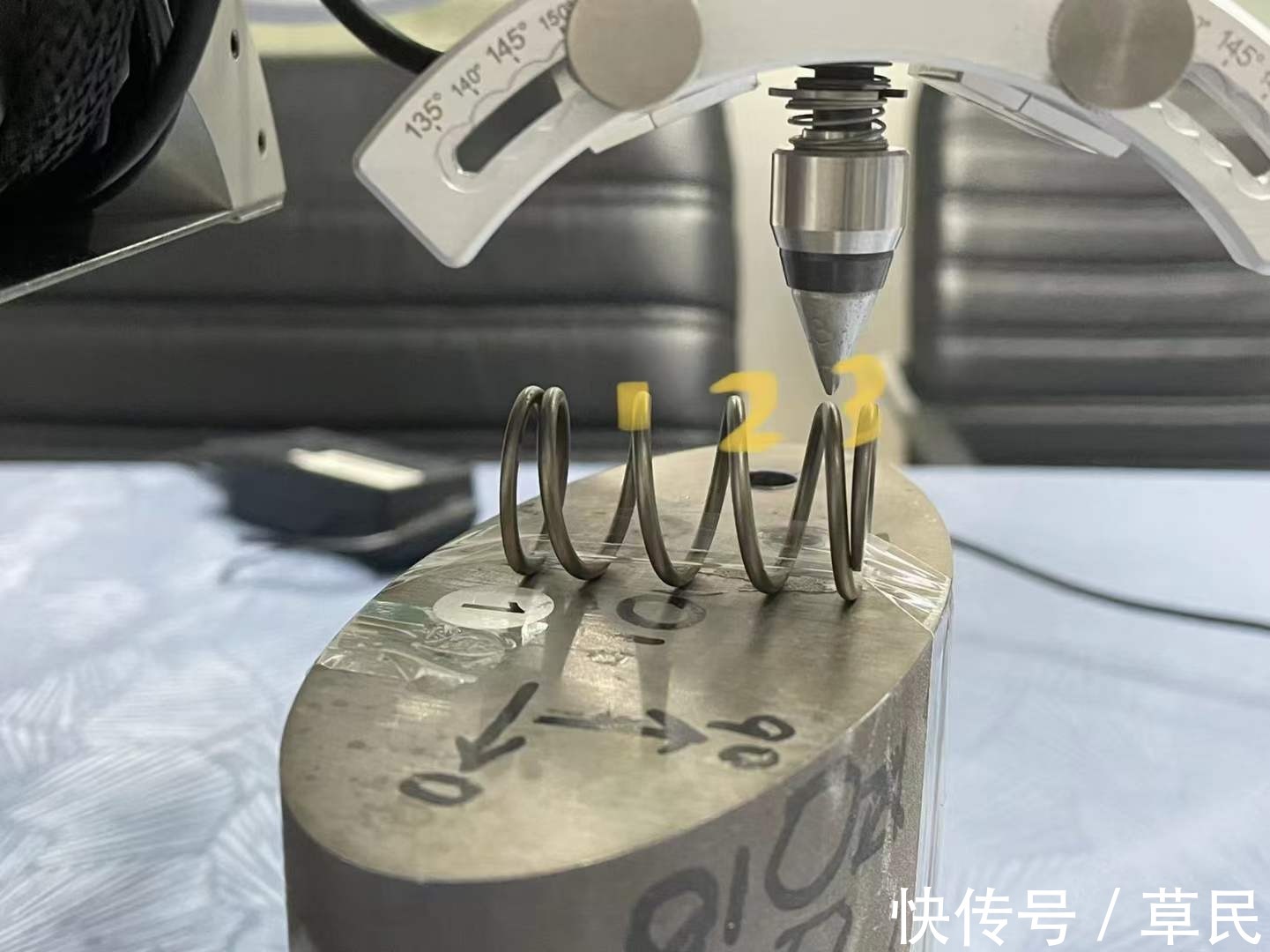 两架滑翔机组合成一架喷气机法国Fouga CM88双子座试验机