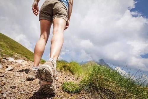 高血脂|多走路能够“降脂”吗?医生提醒:常吃这3种食物或比走路还好