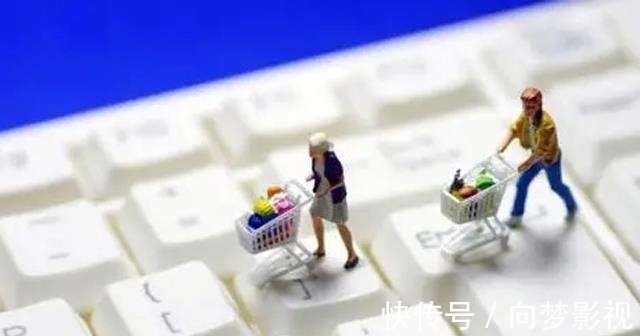 实体店|同样一件衣服，为何线上线下的价格差距两三倍？背后原因公开