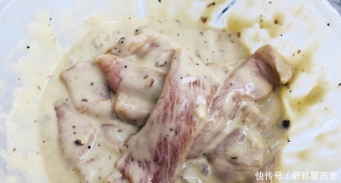 酥脆|炸酥肉,用淀粉还是面粉?用它挂浆效果最好!金黄酥脆,放凉不软