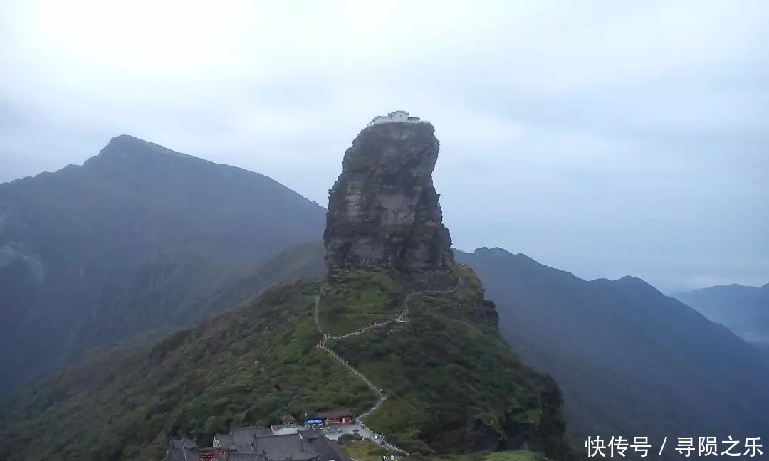 在风雨中飘摇10亿年以上 始终站在悬崖边上傲然屹立