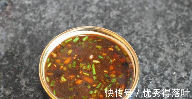 天气寒冷，吃鸽胜过鸡和鸭！上锅一蒸香气四溢，高蛋白好消化！