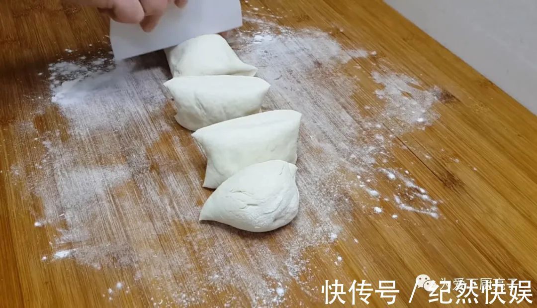 以后鸡蛋饼就这么做,教你简单做法,个个鼓大泡,一次成功不失败