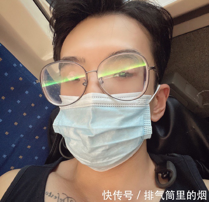 自律|健身房里披荆斩棘的哥哥,腹代表自律,背代表毅力,胸代表力量!