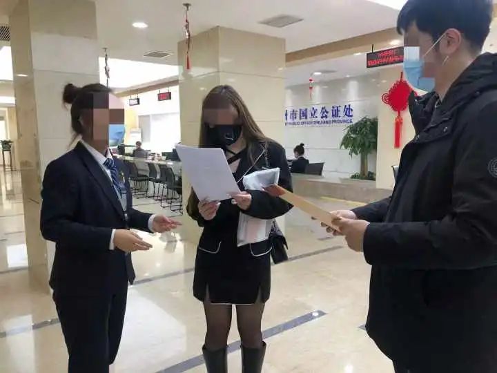 浙里办|男子花490万在同小区给爸妈买下一套房，“中介费”让人意外