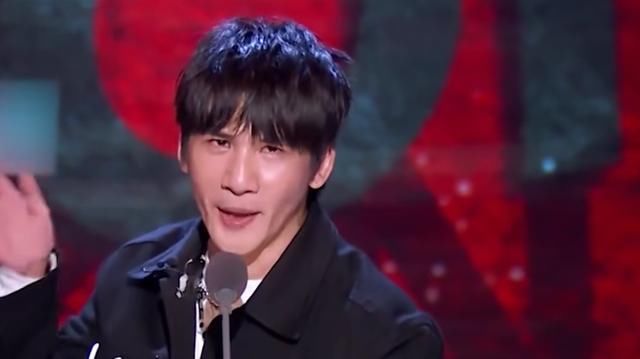 老师|大张伟凭实力带偏《吐槽大会》，李诞都瑟瑟发抖，神奇的大老师