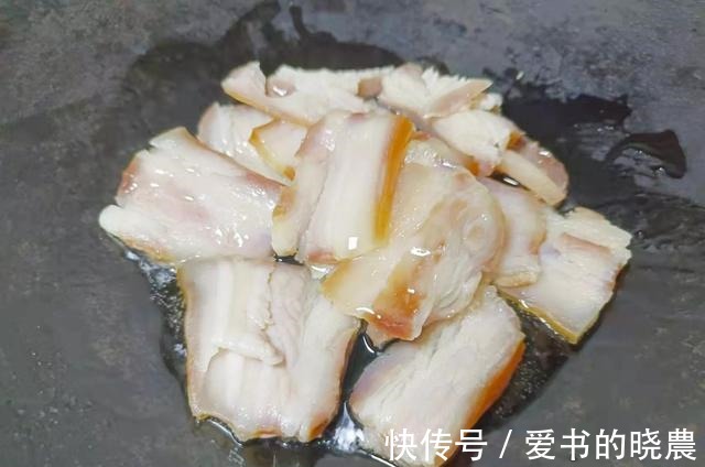 腊肉怎么腌制才好吃第1步不是抹盐，记住3个窍门，腊肉越放越香！