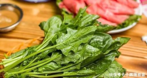 医生|很多人喜欢吃菠菜，医生提醒2类人别吃，最好一点别沾