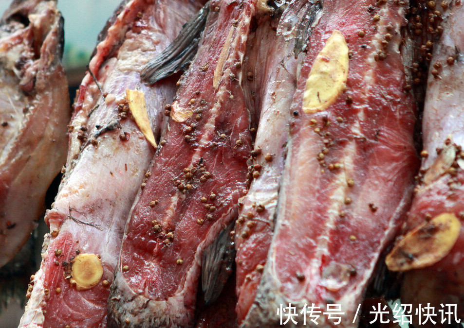 冰糖|又到了腌腊肉的时候,分享一个腌腊肉配方,肉香味美,久放不坏