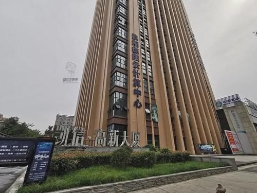 德阳|钢铁般意志的德阳打工人，在五洲广场打工比在汇通大厦更尊贵？
