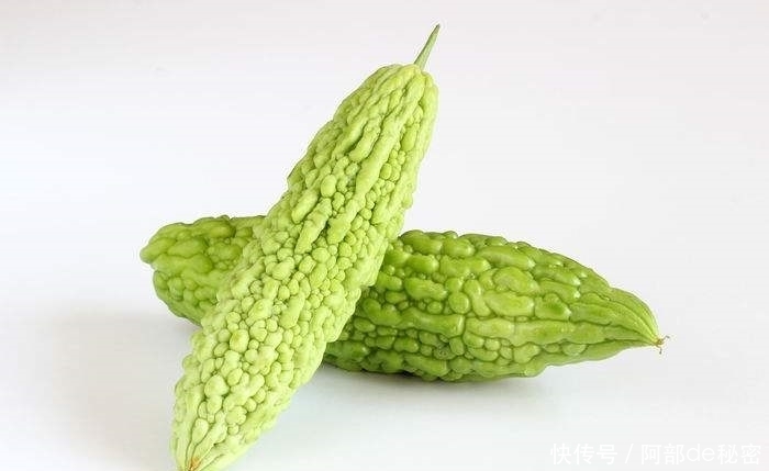 症状|心火过旺的5个表现,多吃4种食物,不失眠、不便秘、睡得香