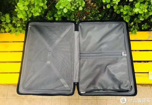 带娃出行大包小包不再愁，地平线8号旅行箱助我神力