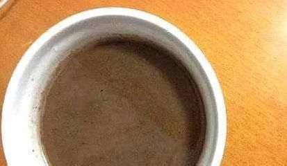 土壤|养花常浇1种水,不用年年换盆,土壤松软,10年不黄叶!