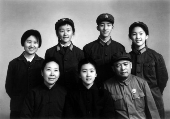 国级|余秋里将军儿女发展如何?唯一的儿子是将军,亲家是正国级