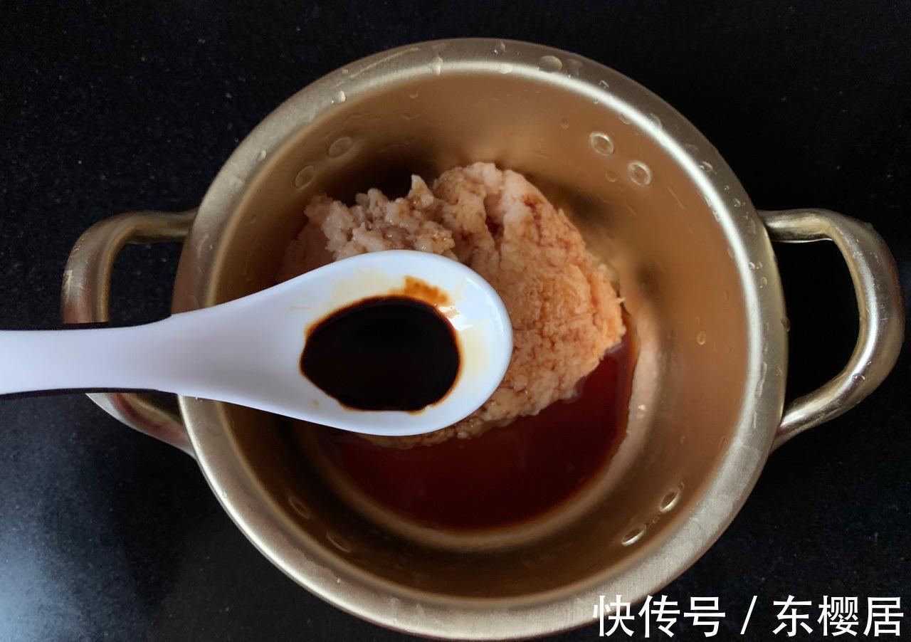 肉馅|自制鸡肉生煎锅贴，煎一煎就上桌，味道鲜美，做早餐正好