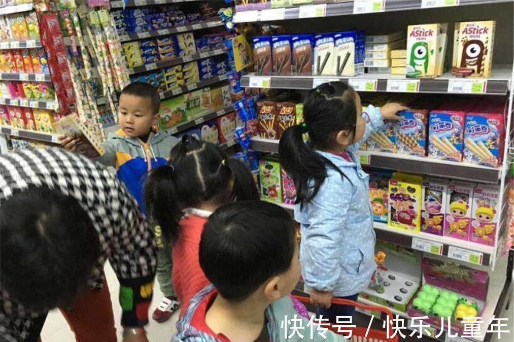 收银台|多少父母,将自己赚钱的不易强加给孩子,多少孩子,边享受边愧疚