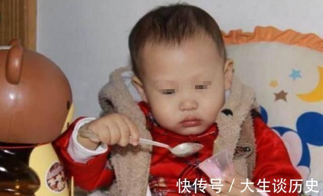 丽丽|我们的孩子正在被“催熟”,这些黑名单零食,家长们尽量别买