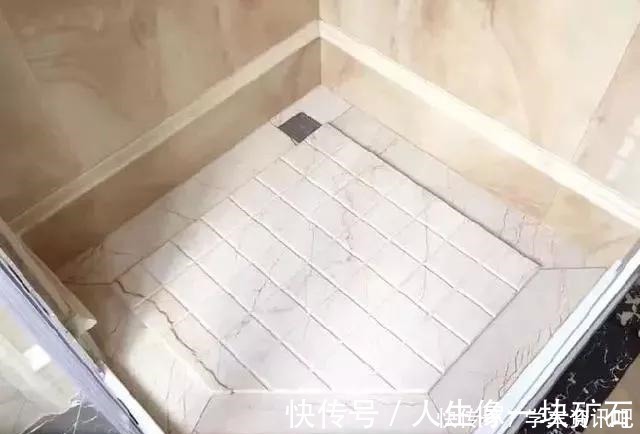 拉槽|卫生间淋浴房不流行贴砖了,学他家做一个拉槽,排水速度快10倍!