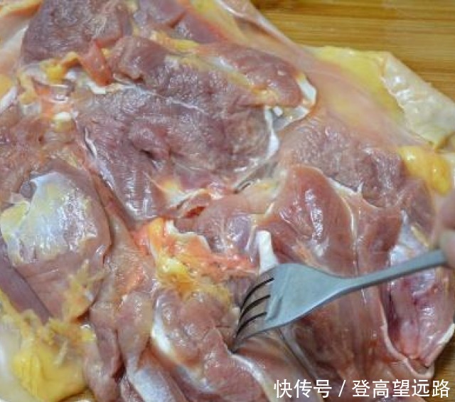 脆皮椒麻鸡,皮脆肉滑,香辣过瘾