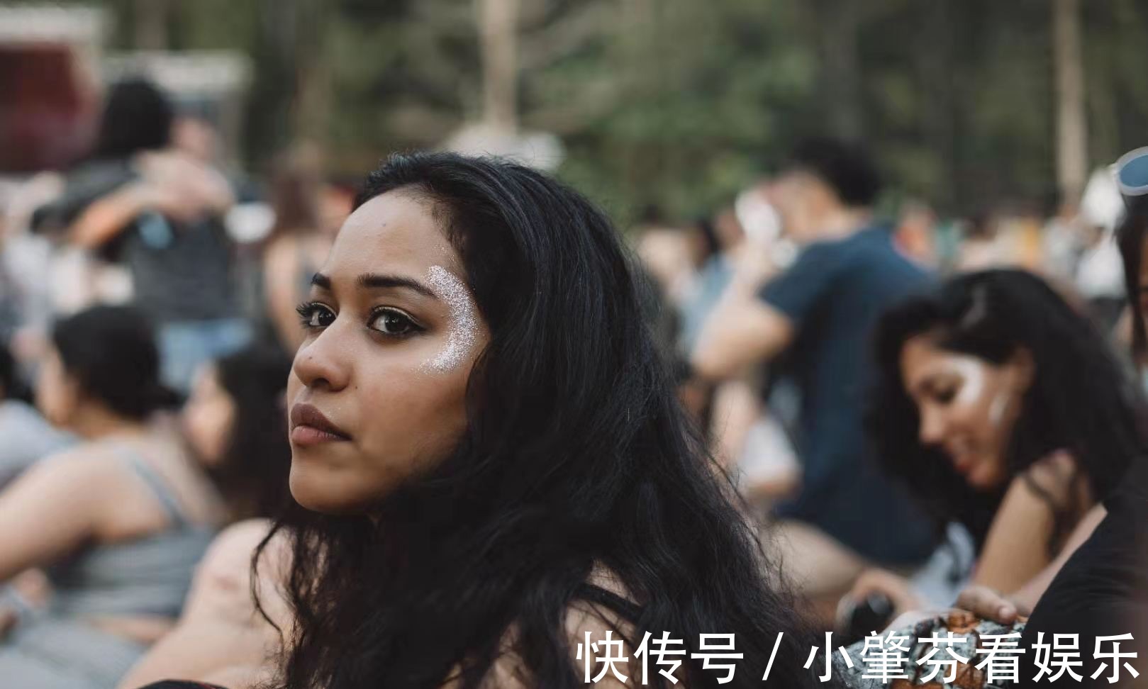 睫毛膏|清新草莓牛奶色唇膏配上楚楚动人的眼妆,效果绝了!