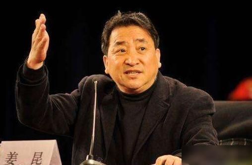 相声界两大泰斗，一个自命不凡一个偏偏江郎才尽